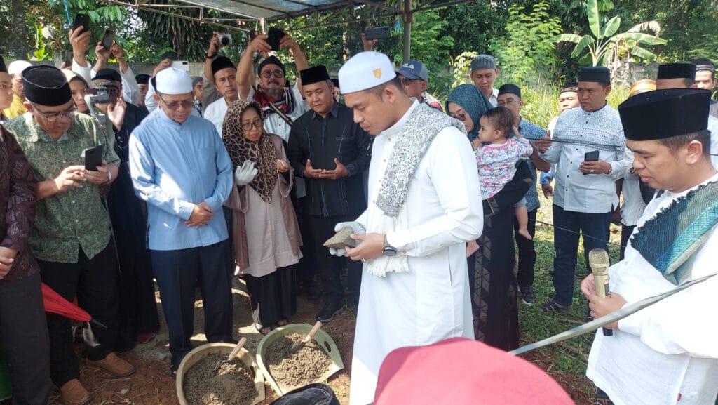Peletakan batu pertama Surau RNH Peletakan batu pertama Surau RNH