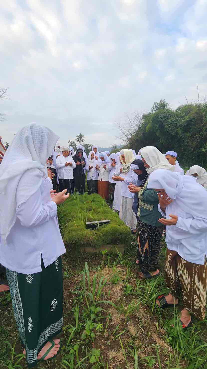 Ziarah makam guru mursyid naqsyabandiyah